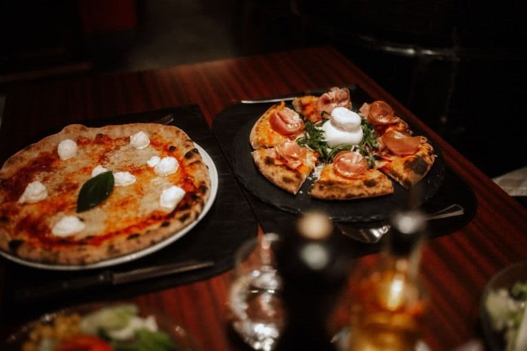 Die besten Pizzas und Pinsas in Bern Bärner Meitschi