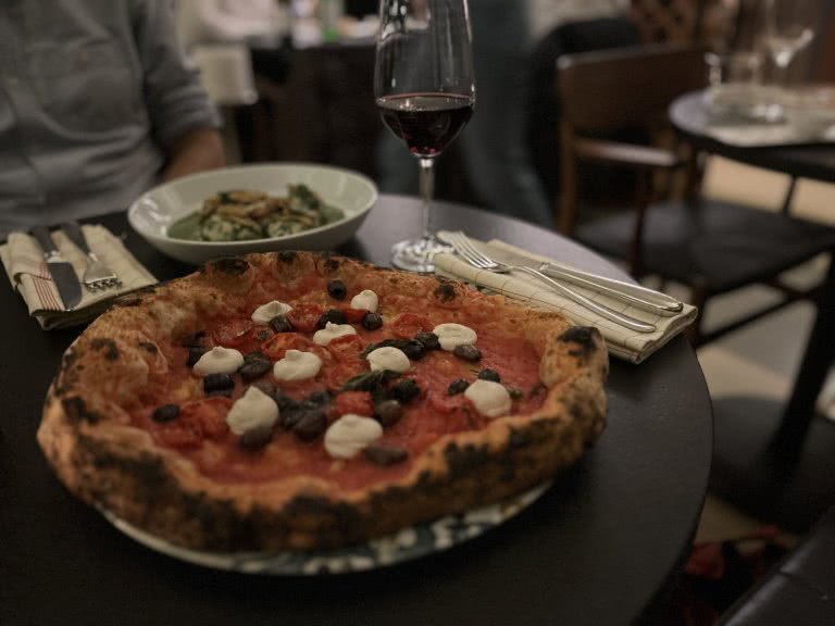 Die besten Pizzas und Pinsas in Bern Bärner Meitschi