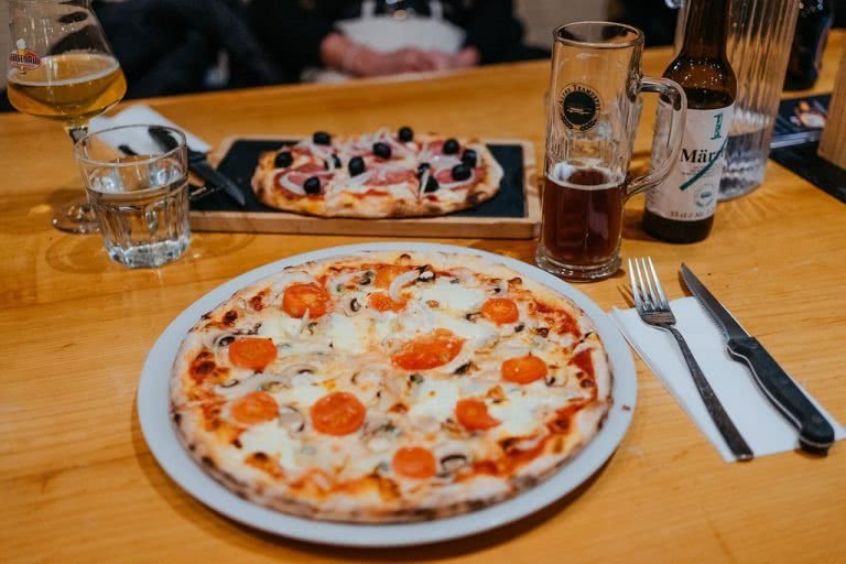 Die besten Pizzas und Pinsas in Bern Bärner Meitschi
