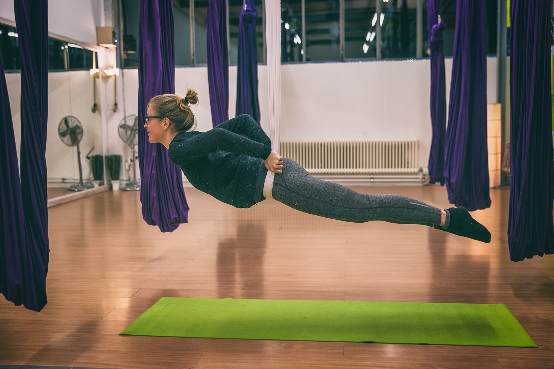 Aerial Flying Yoga Studio4