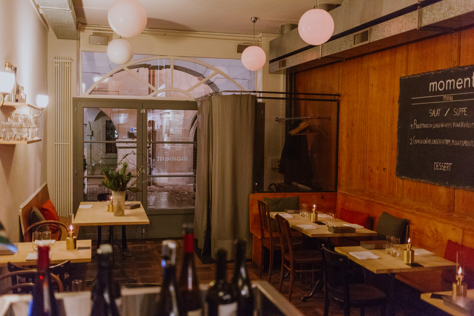 restaurant_moment