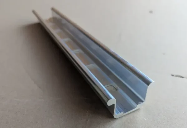 Novotegra Schienenverbinder zu C38 Schiene