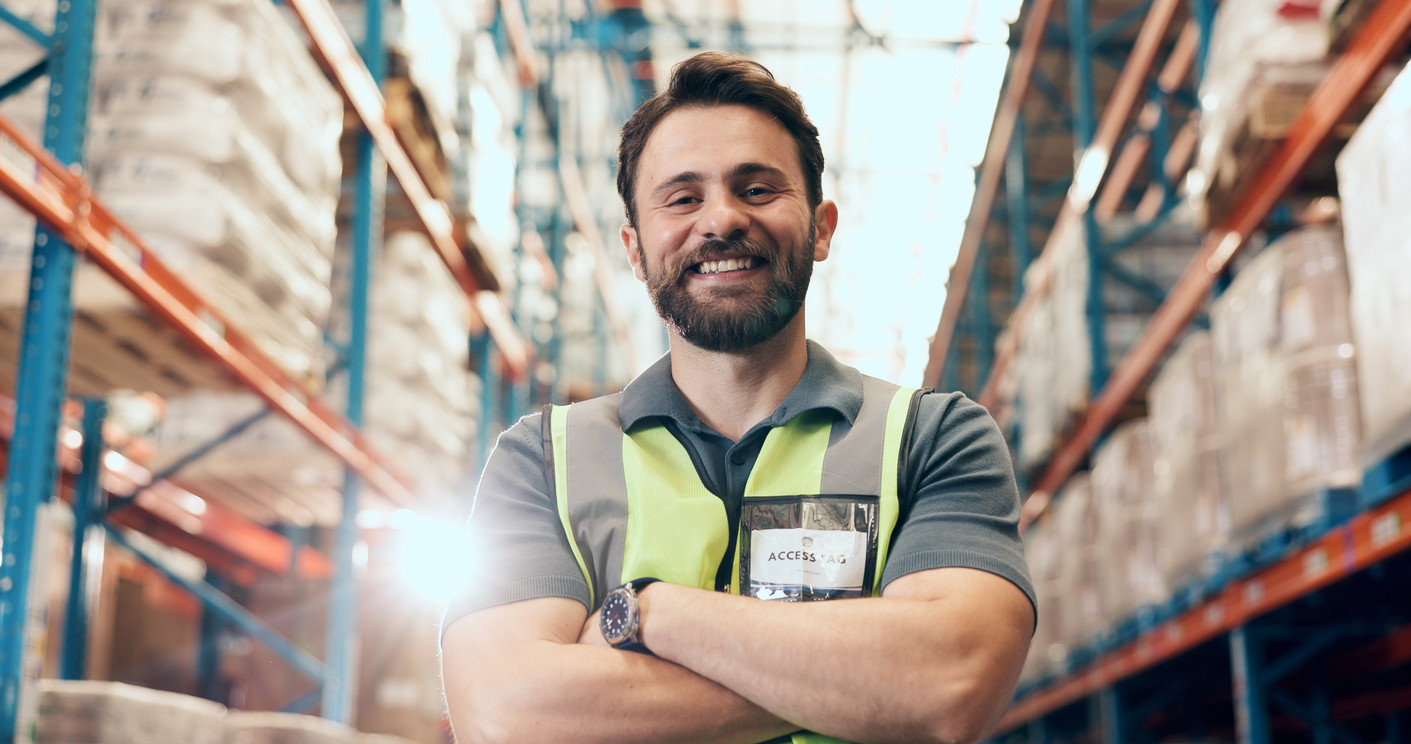 Logistiker bei der Arbeit im Lager