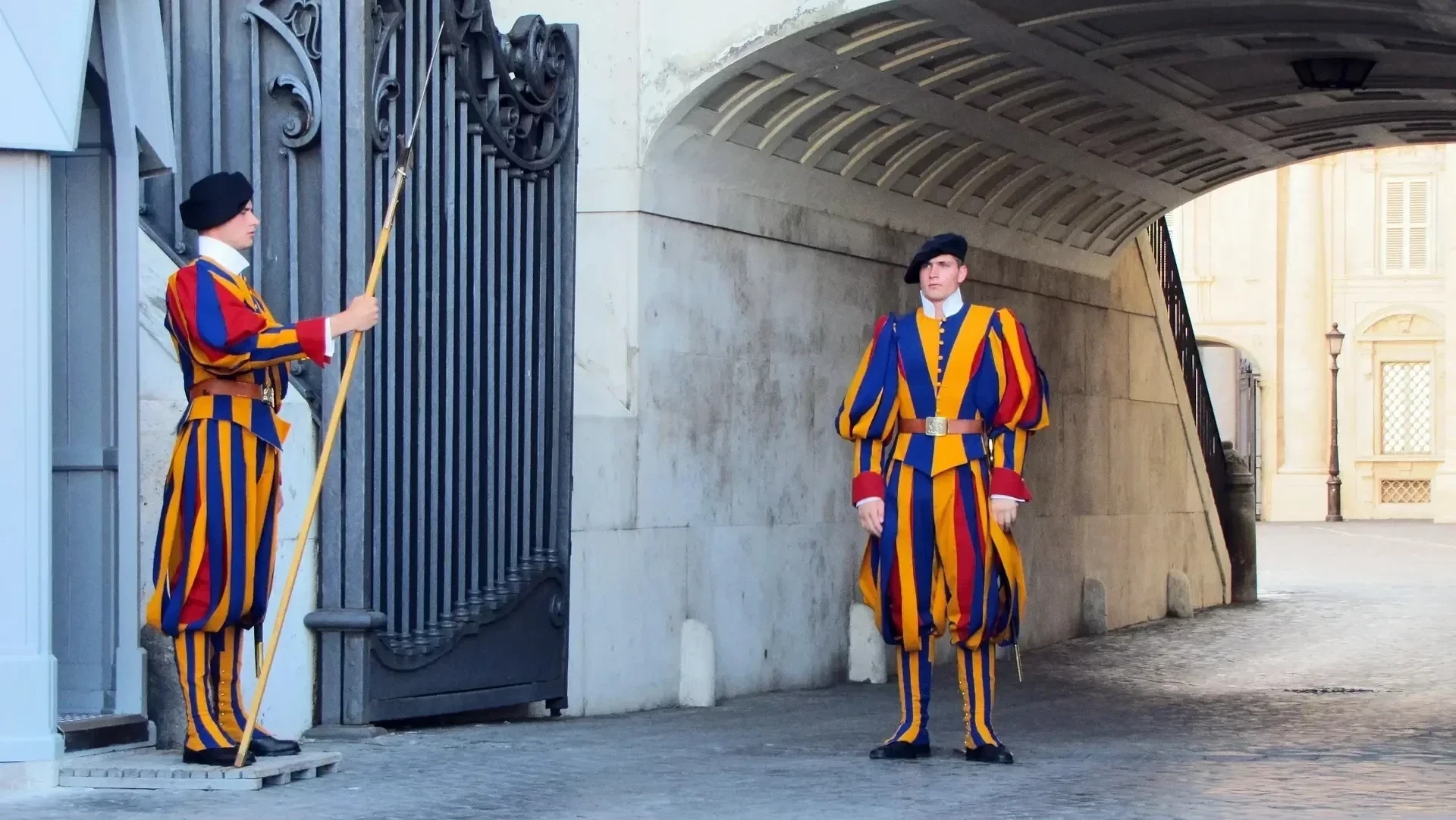 Gardes Suisses en service au Vatican. (Photo: Pixabay)