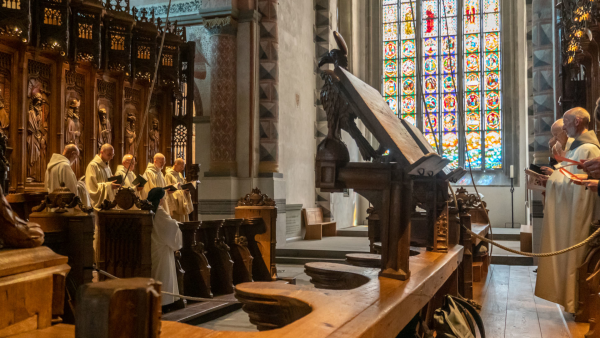 Les stalles de l’abbaye d’Hauterive ont vu prier des générations de moines depuis 1482. (Photo: Maurice Page)