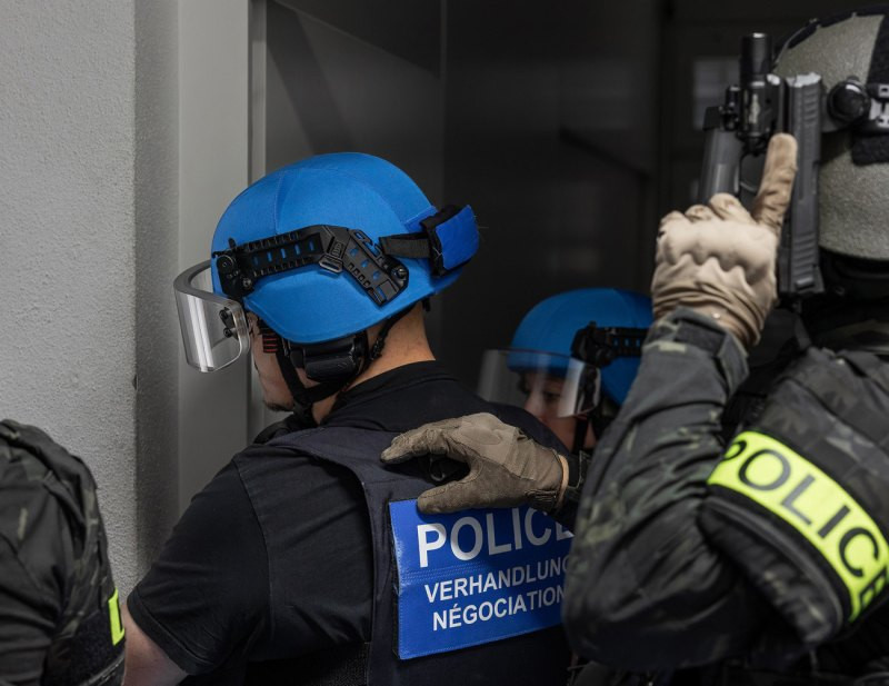 Verhandlungsgruppe der Kantonspolizei Bern in Einsatz