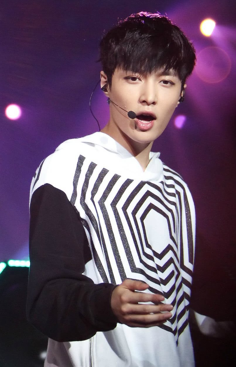 Lay Zhang, EXO