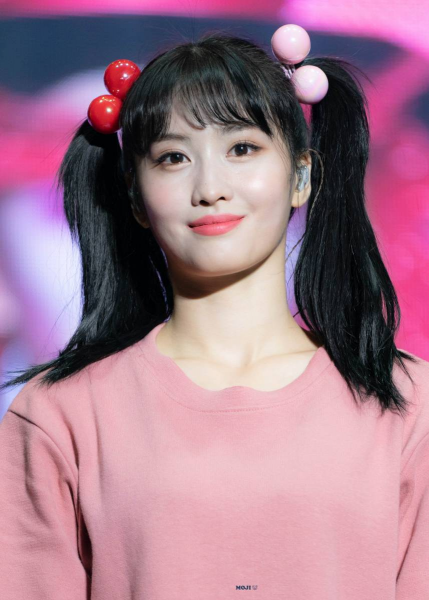 Momo, Twice