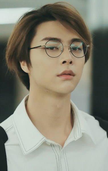 johnny-380x600.jpg