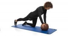 Training mit dem Medizinball – Oberkörper und Rumpf: Handstütz auf Medizinball