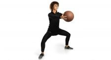 Allenamento con il pallone medicinale – Gambe e glutei: V-Step