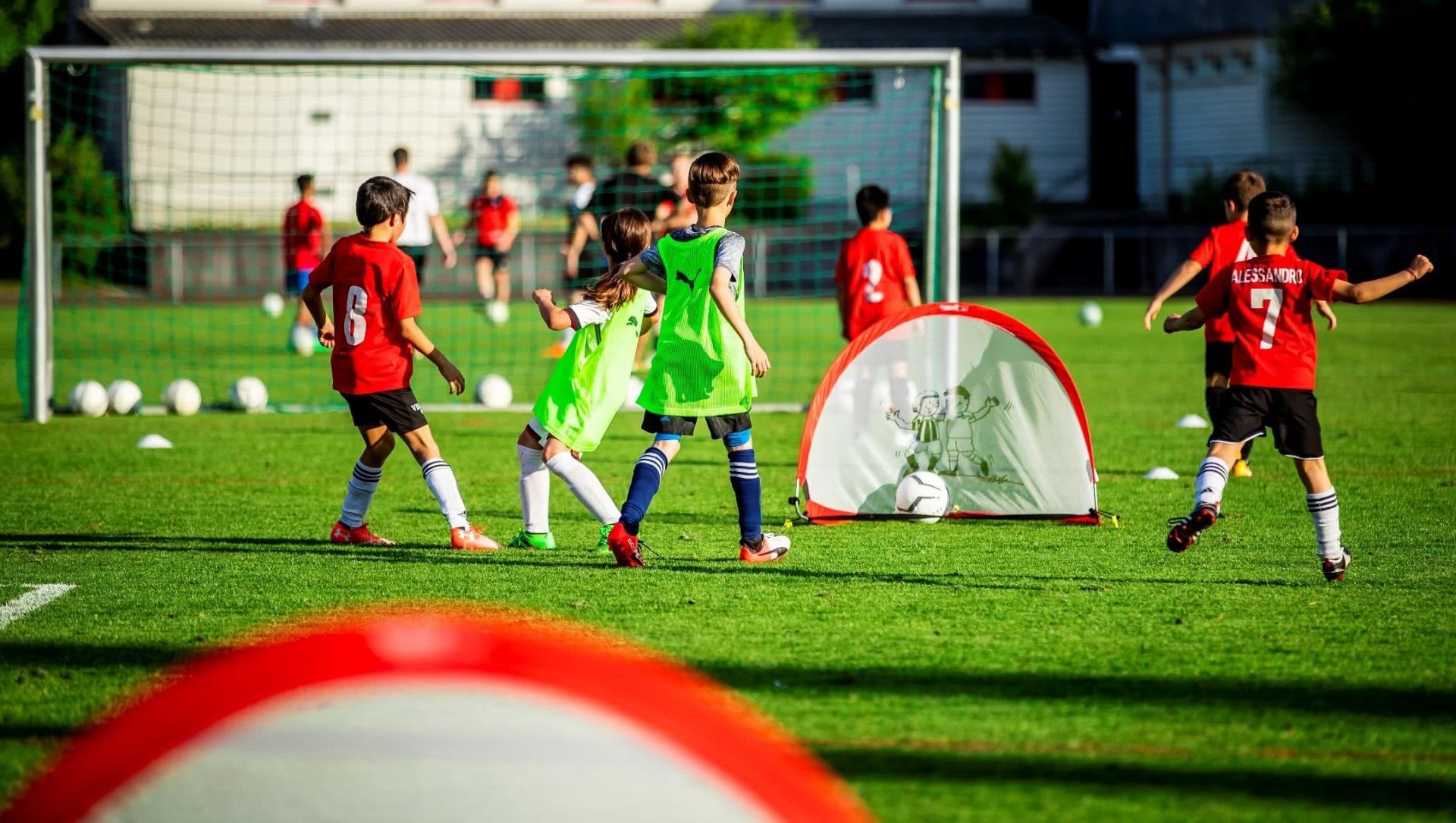 Football des enfants: «play more football» – Les vertus du petit terrain »
