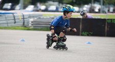 Inline Kids – Evoluzioni: Sulle ginocchia