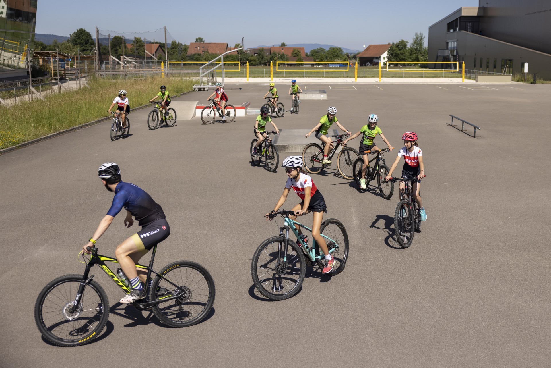 Triathlon – Andare in bicicletta in modo sicuro: La tratta in treno