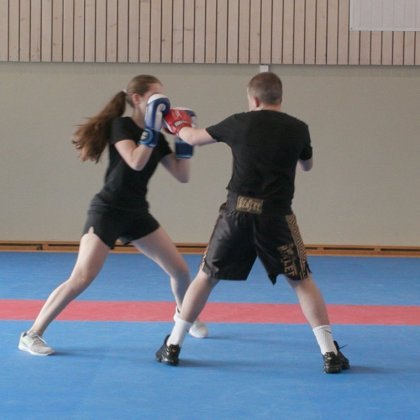 Light contact boxing: Attacco – difesa