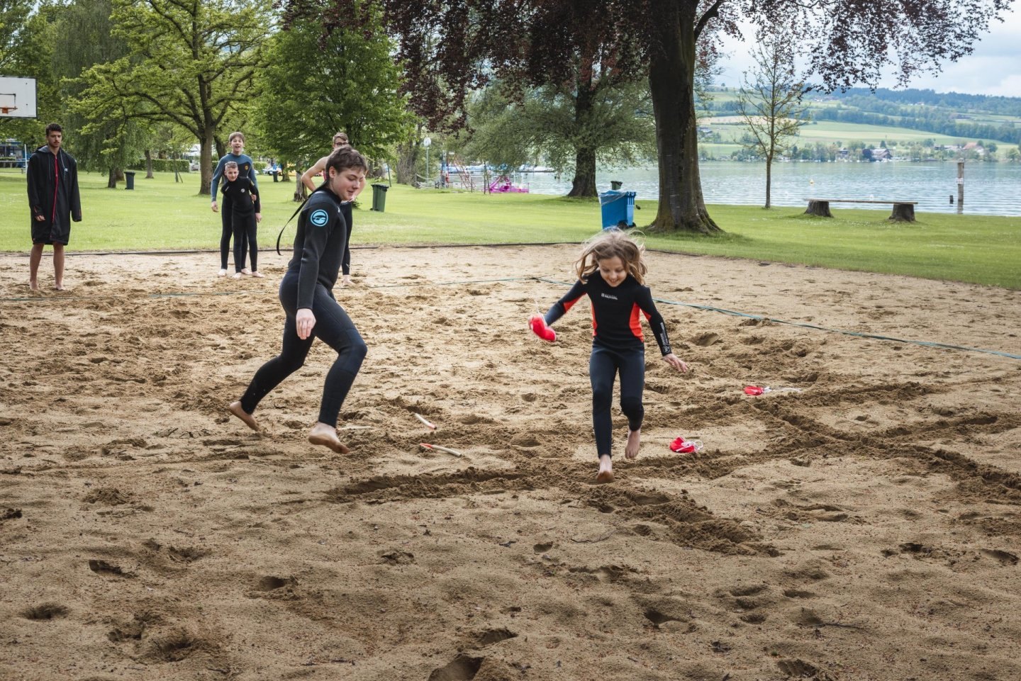 Rettungsschwimmen – Trainingsformen zu den Erscheinungsformen: Im Sand schnell und geschickt rennen