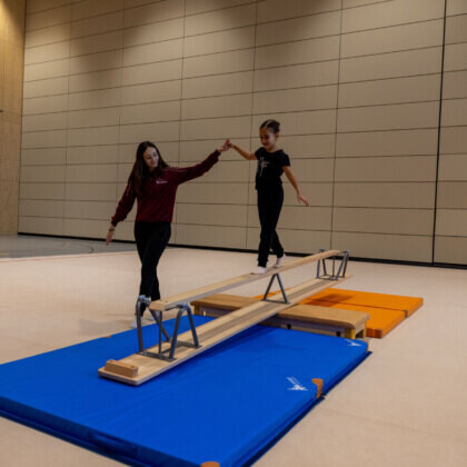 Ginnastica ritmica  – Forme di allenamento per le forme caratteristiche: Mantenere il corpo in equilibrio in maniera controllata – Equilibrio