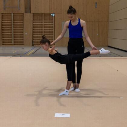 Ginnastica ritmica  – Forme di allenamento per le forme caratteristiche: Mantenere il corpo in equilibrio in maniera controllata – Scultura