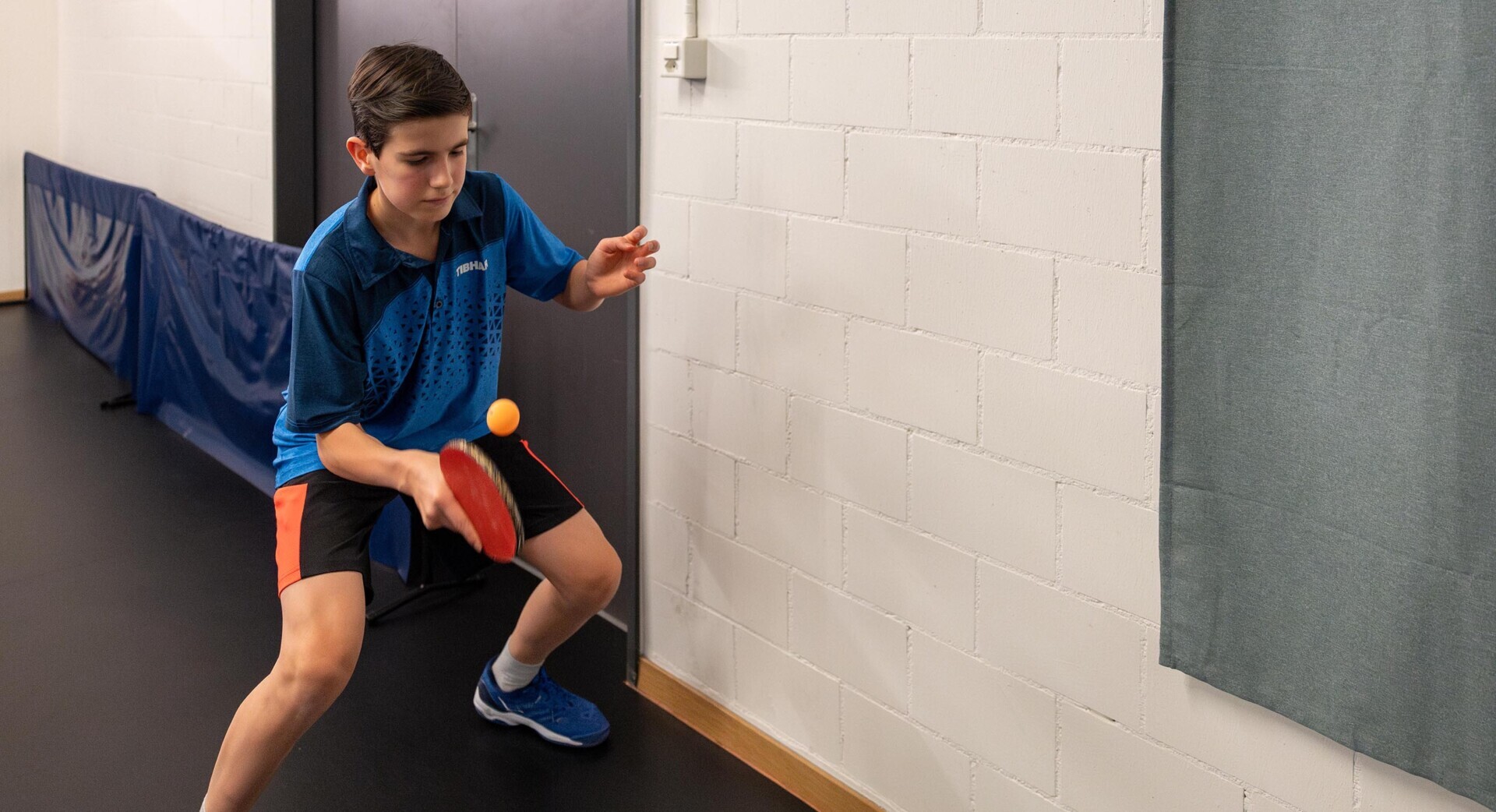 Tennis de table – Formes d’entraînement des formes caractéristiques: Frapper la balle de façon adaptée à la situation