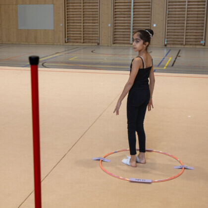 Rhythmische Gymnastik –Trainingsformen zu den Erscheinungsformen: Kontrolliert um die Körperachsen drehen – Rund um die Uhr