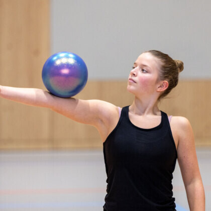 Rhythmische Gymnastik – Trainingsformen zu den Erscheinungsformen: Die Handgeräte in Verbindung mit dem Körper spielerisch und präzise bewegen – Rollermania