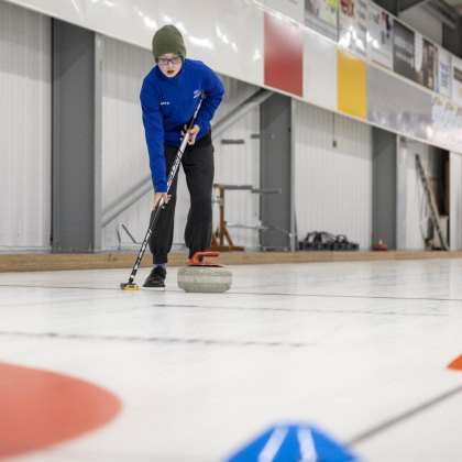 Curling – Trainingsformen: EF 5 – Im Team effizient kommunizieren und zielgerichtet interagieren: Schweige-Curling