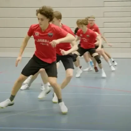 Power to Win – Good Practice: Stufe T1 – Konkretisieren – Schnelligkeit – Richtungswechsel – von schnell zu bremsen Outside touch