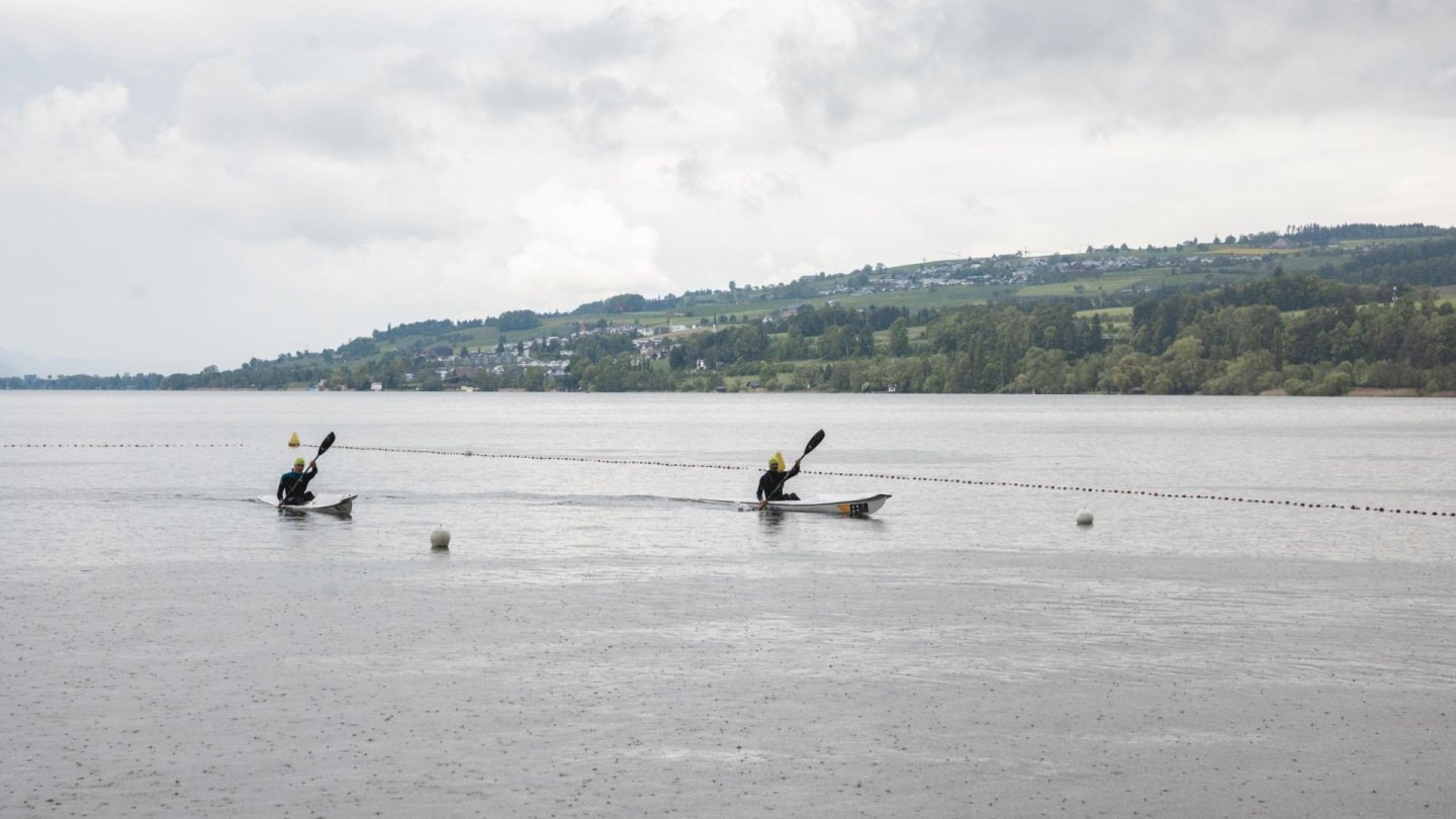 Les enfants et les jeunes peuvent se déplacer efficacement en surfski.