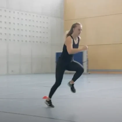 Power to Win – Good Practice: Stufe T1 – Konkretisieren – Explosivität – Sprünge – Einbeinsprung aus Ausfallschritt (hinteres Bein)