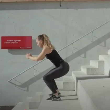 Power to Win – Good Practice: Stufe T1 – Belasten – Explosivität – Sprünge – exzentrische Treppensprünge (abrupte Abbremsung)