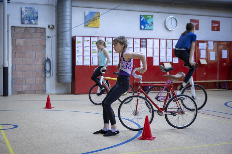 Kunstradfahren – Trainingsformen: Sicher und variantenreich auf- und ...