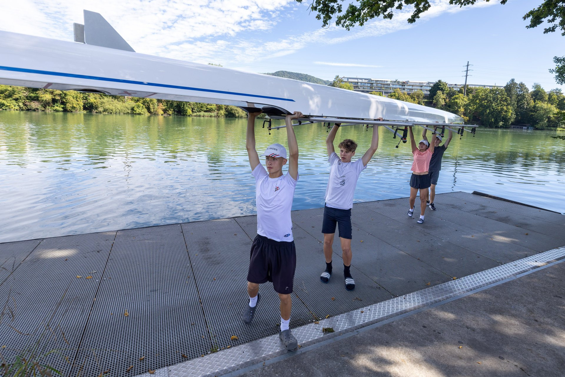Canottaggio: Maneggiare con cura il materiale, entrare e uscire dall’acqua in modo sicuro