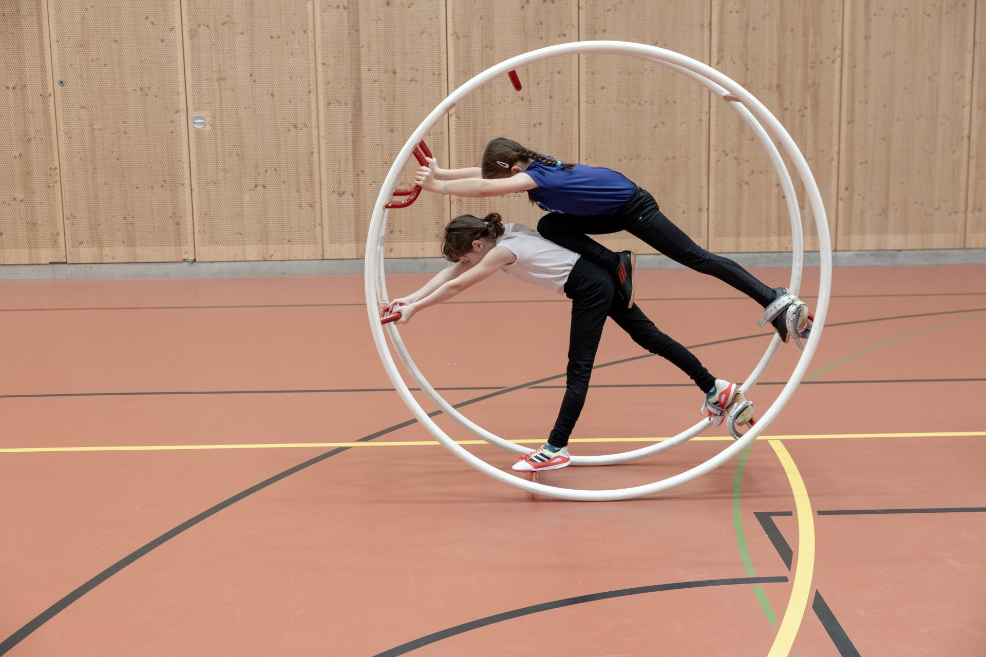 Rhönrad – Sich vielseitig und kreativ zu Musik bewegen: Eigene Choreografie gestalten