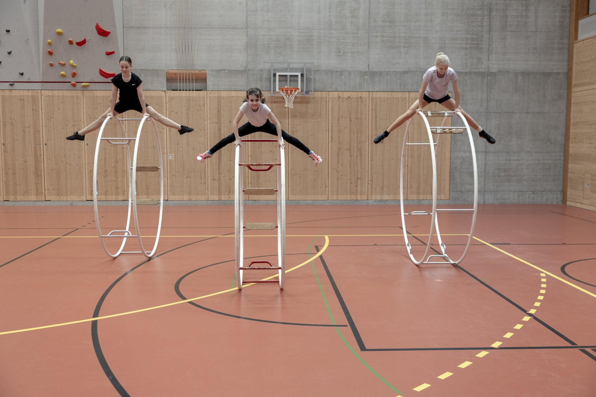 Rhönrad – Se maintenir en équilibre et se stabiliser habilement dans différentes positions: Perchoir