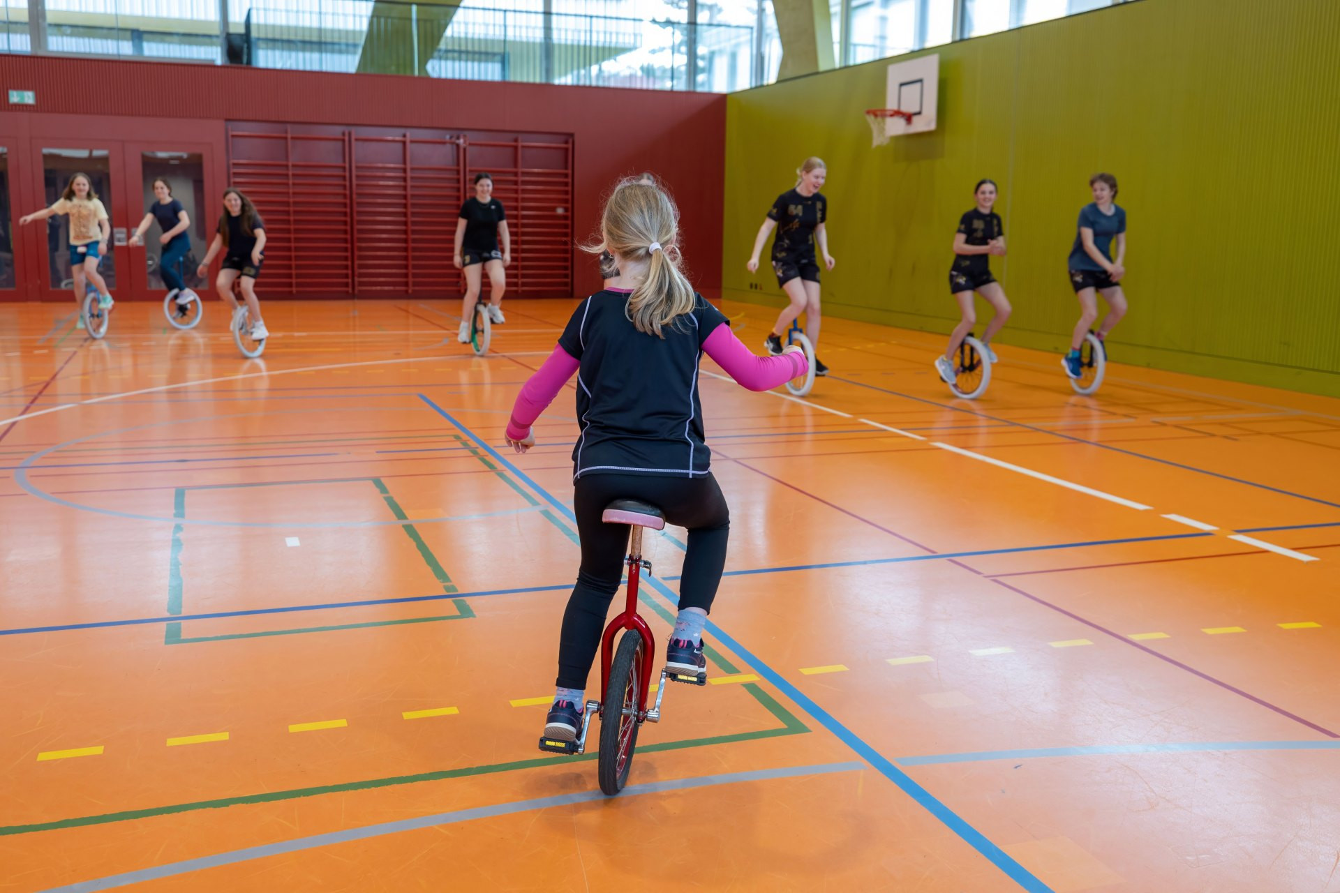 Monocycle – Faire preuve d’anticipation: Monstre à monocycle