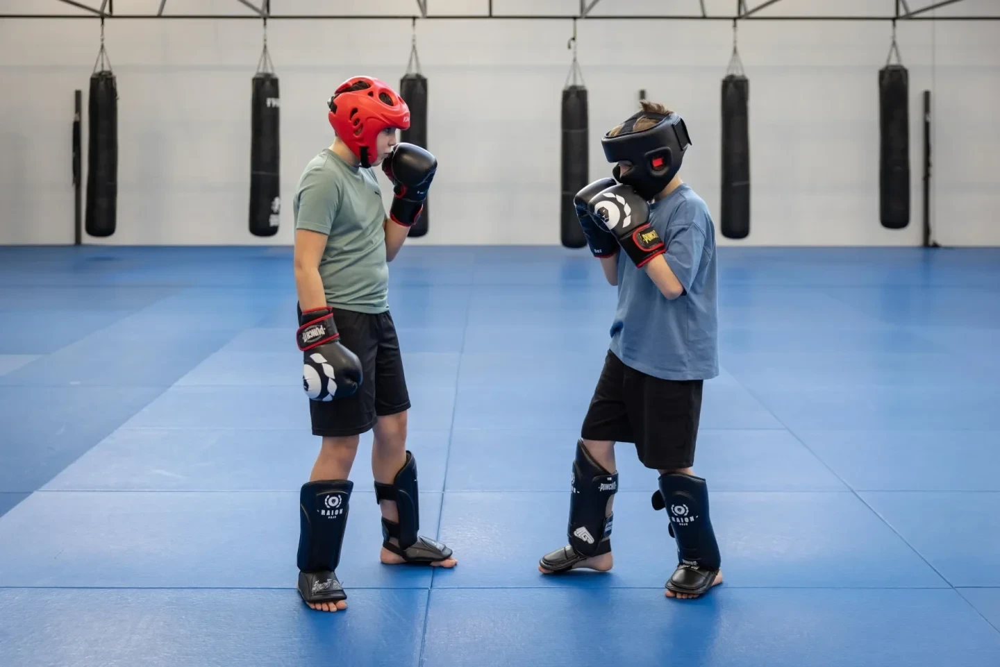 Kick-boxing light – Toucher les cibles autorisées avec contrôle: Jeu de la taupe