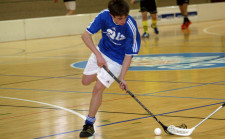 Unihockey – Conduite de balle: Feintes à gogo