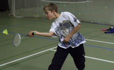 G+S-Kids – Badminton: Lezione 1 «Lanciare, prendere e colpire»