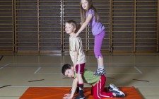 Acrobatie avec partenaire: Pyramides simples