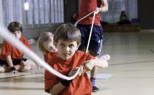 Für Kinder – Rutschen und Gleiten: Seilbahn
