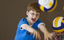 G+S-Kids – Lanciare e ricevere: Palla sopra la corda