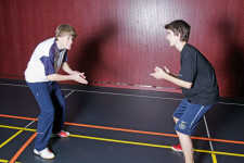Coordination – Différenciation: Des pieds et des mains