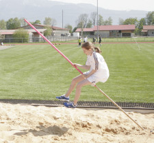 Atletica leggera – Asta: La strega a cavallo della scopa