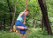 J+S-Kids – Course/Saut/Lancer: Leçon 7 «Avec la perche en forêt»
