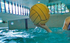 Schwimmen – Brust: Ballrunde