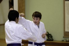 J+S-Kids – Karate: Lektion 10 «Entdeckung der ersten Abwehrtechniken»