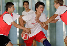 J+S-Kids – Handball: Leçon 7 «Apprendre à jouer 2»