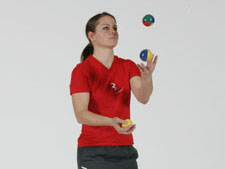 Propriozeptives Training – Auf zwei Beinen: Medizinball
