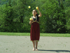 Le cirque à l’école – Jonglage: Deux-temps