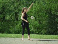 Il circo a scuola – Giocoleria: Diabolo – Ascensore